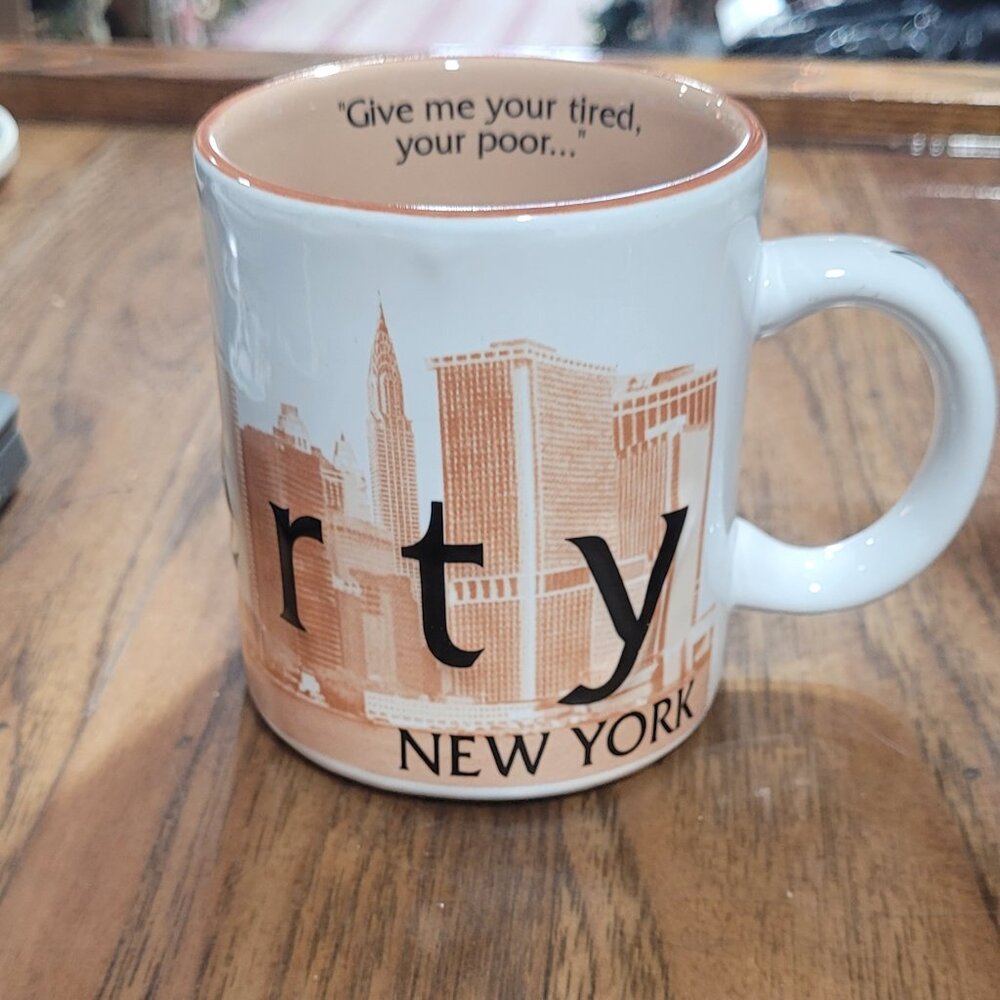 Statue Of Liberty New‎ York Souvenir Coffee Cup Mug- Tan White Skyscraper